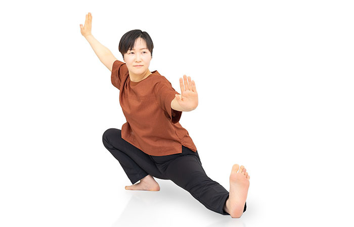 j03